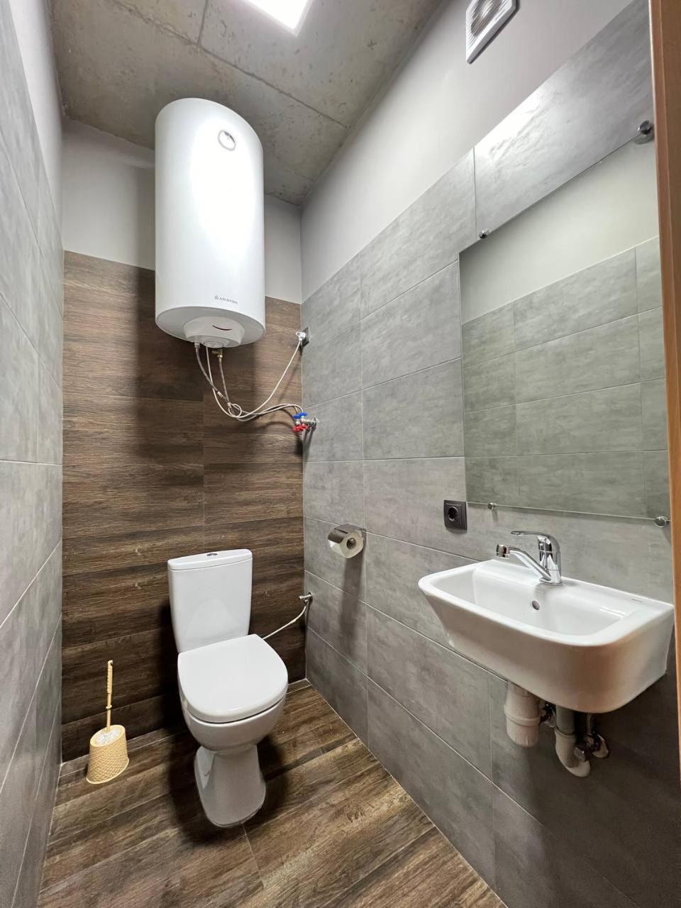 Moonlight Hostel Lviv Bagian luar foto