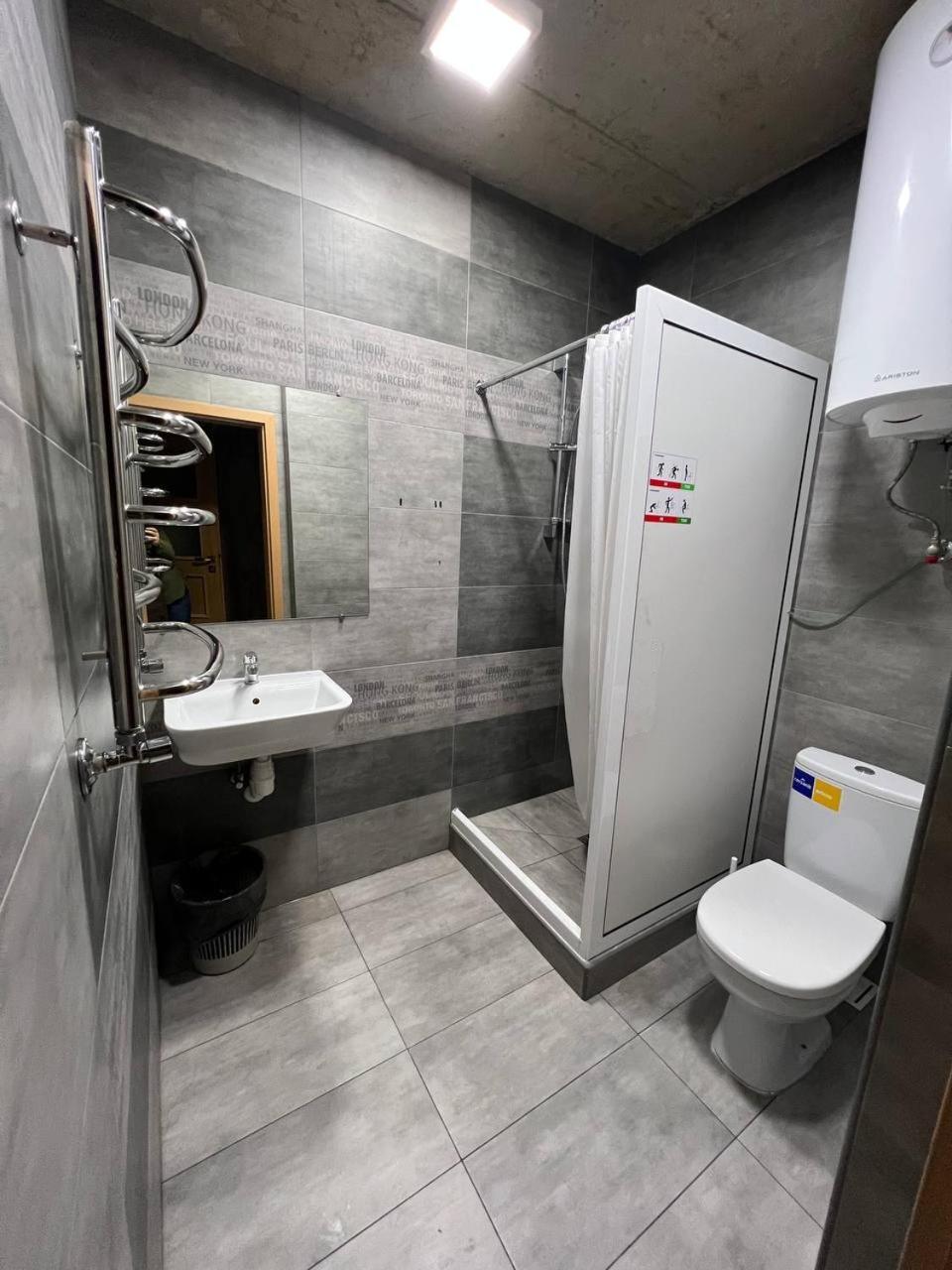 Moonlight Hostel Lviv Bagian luar foto